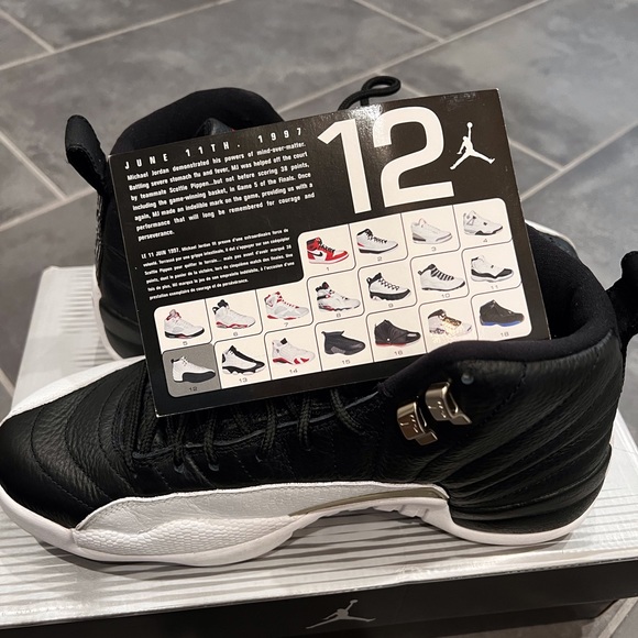 Women - Air Jordan 12 Retro - Picture 2 of 6
